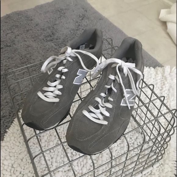 womens new balance 442 grey